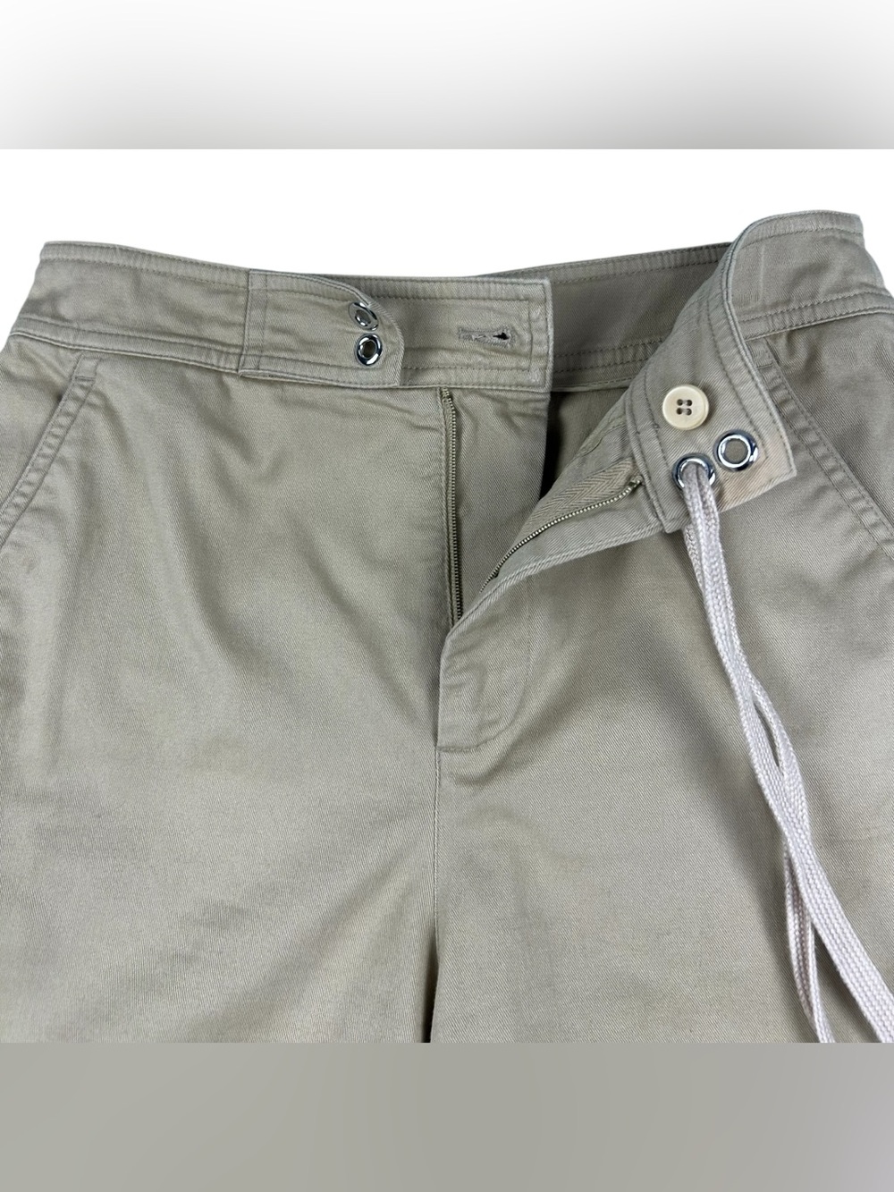 Red Valentino Garavani Embroidered Patch Khaki Shorts Size US 4 Preppy Resort - Picture 4 of 14
